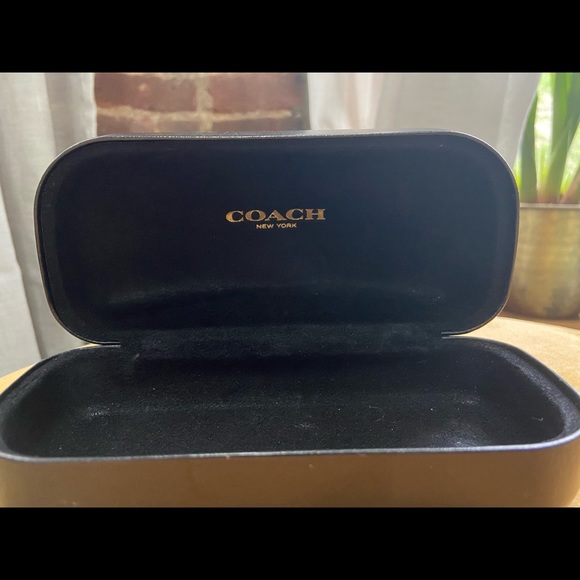 Coach sunglasses with case - Picture 9 of 10